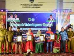Pemkab Padang Pariaman Berikan Anugerah Kebudayaan Daerah sebagai Apresiasi kepada Insan Kebudayaan