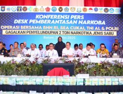 Kapolda Kepri Hadiri Konferensi Pers Operasi Bersama Penindakan Sabu 2 Ton : Tegaskan Komitmen Perangi Narkoba Lewat Sinergitas Antar Instansi