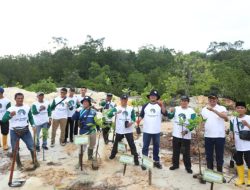 Ketua DPRD Kota Batam Kamaluddin Hadiri Aksi Penanaman Mangrove Bersama LSM Mapan di Kebun Raya Nongsa