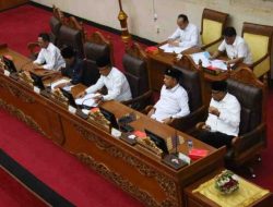 Gelar Rapat Paripurna, DPRD Batam Tunda Pengesahan Ranperda