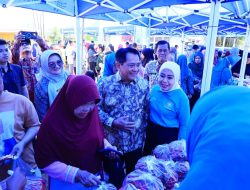 Pasar Murah dan Bazar UMKM TP-PKK Padang Pariaman Diserbu Warga Batang Anai, Bupati JKA: Sangat Membantu Masyarakat Jelang Idul Fitri