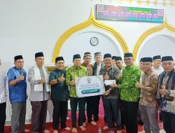Bupati JKA Sambut Safari Ramadhan PW DMI Sumbar, Serahkan Bantuan Rp20 Juta untuk Masjid Raya Lubuak Bareh