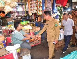 Bupati JKA Sidak Pasar Sicincin, Pantau Harga Sembako hingga Siapkan Pembenahan Pasar