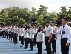 Apel Pagi Lapas Batam Dirangkaikan dengan Penyematan Tanda Kenaikan Pangkat Kasubsi Bimkemaswat, Perkuat Integritas dan Profesionalisme