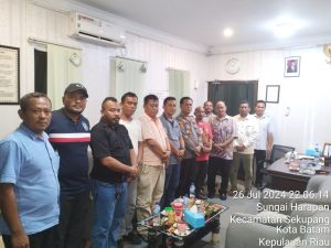 Upaya Menjaga Kedamaian Di Wilayah Sekupang, Kapolsek Sekupang Lakukan Silaturahmi Dengan Kadishub Kota Batam Dan Juru Parkir Sekupang