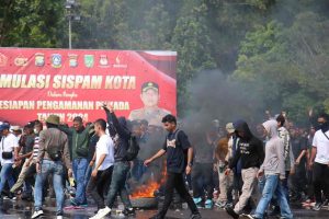 Polda Kepri, Satbrimob dan Polresta Barelang Gelar Simulasi Sispamkota Jelang Pilkada 2024