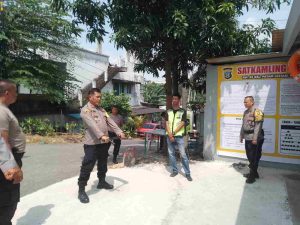Kapolsek Sekupang Perkuat Satkamling: Pelatihan Bela Diri dan Pengaturan Lalu Lintas