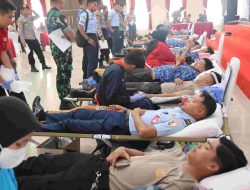 Menjelang HUT KORPRI Ke-53 PNS Polda Kepri Laksanakan Donor Darah Secara Sukarela