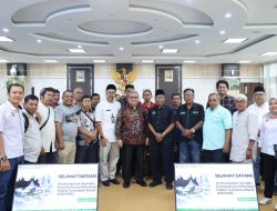 Terima PJKIP Sumbar, Ketua DPRD Sumatera Barat Muhidi Sebut Keterbukaan Informasi Publik Hak Masyarakat