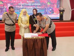 Serah Terima Ibu Asuh Polwan Polda Kepri: Ny. Retno Dewi Yan Fitri Halimansyah Serahkan Tugas Kepada Ny. Detta Asep Safrudin