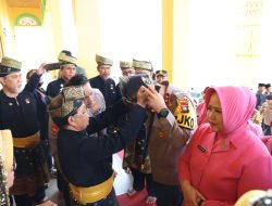 Irjen Pol. Asep Safrudin Kapolda Kepri Terima Prosesi Tepuk Tepung Tawar Adat Melayu di Gedung LAM Kepri