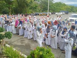 Demo Ratusan Tenaga Sukarela Kesehatan di Padang Pariaman, Tuntut Pengangkatan Jadi PPPK