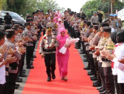 Upacara Welcome and Farewell Parade Iringi Pisah Sambut Kapolresta