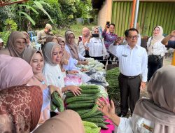 Bupati JKA Apresiasi Berbagi Berkah Ramadhan TP PKK Padang Pariaman