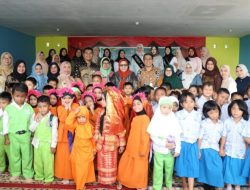 Erlita Amsakar Kunjungi Sejumlah TJ, Ajak Anak Cinta Membaca Sejak Dini