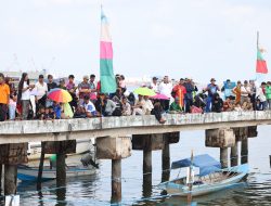 Meriah! Polda Kepri Gelar Lomba Dayung Sampan dan Ketinting di Hari Bhayangkara ke-79
