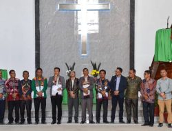 Bupati Humbang Hasundutan Hadiri Pesta Pembangunan HKBP Sinambela-Simanullang