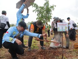 Polda Kepri Gelar Rempang Expedition: Tanam 1.150 Pohin dan  Salurkan 500 Paket Sembako
