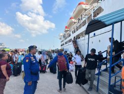 Sat Polairud Polresta Barelang Laksanakan Pengamanan dan Pengecekan Penumpang KM Kelud di Pelabuhan Batam Bintang 99 Batu Ampar