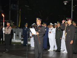 Kapolda Kepri Pimpin Upacara Apel Kehormatan dan Renungan Suci di TMP Pusara Bhakti Tanjungpinang 