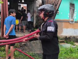 Respon Cepat Satbrimob Polda Kepri Evakuasi dan Padamkan Kebakaran Rumah Warga di Perumahan Citra Laguna, Batam