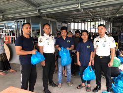 Lapas Batam Bagikan Paket Perlengkapan Mandi kepada Seluruh Warga Binaan