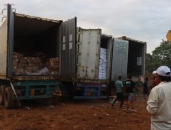 Polda Kepri Berhasil Ungkap Penyelundupan 5.037 Kirak Daging Ilegal dan Ratusan Karung Barang Bejas Ilegal