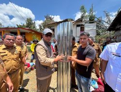 Pastikan Pemulihan Cepat, Bupati Taput Kunjungi Warga Terdampak Angin Puting Beliung di Dua Desa