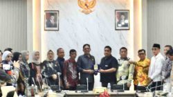Ketua DPRD Kota Batam Terima Kunker DPRD Way Kanan, Bahas Penguatan Pengawasan dan Efisiensi Belanja Daerah