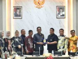 Ketua DPRD Kota Batam Terima Kunker DPRD Way Kanan, Bahas Penguatan Pengawasan dan Efisiensi Belanja Daerah