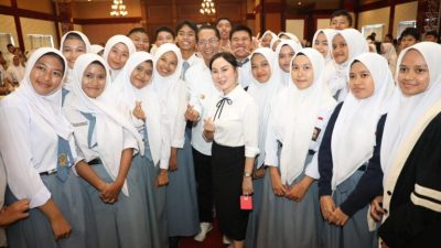Amsakar-Li Claudia Perluas Beasiswa Batam untuk Anak Hinterland dan Keluarga Tidak Mampu