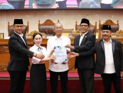 Amsakar-Li Claudia Sampaikan Ranperda Pertanggungjawaban APBD 2025, DPRD Apresiasi Capaian Opini WTP ke-14