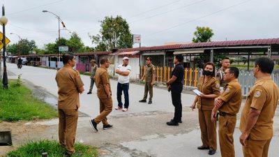 Tanggul Aek sigeaon Dan Taman kota Di Tinjau Bupati