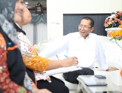 Amsakar Terima Petugas Sensus Ekonomi, Ajak Warga Batam Berikan Data yang Akurat