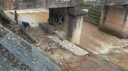 Proyek Bronjong BWS Sumatera V di Tapakih Disorot, Material Diduga Berasal dari Tambang Ilegal, APD dan Plang Proyek Tak Terlihat