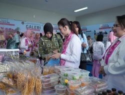 Produk Karya Warga Binaan Rutan Batam Curi Perhatian Ibu Wakil Presiden Dalam Kunjungan Kerja Rangkaian Hari Anak Di Kepulauan Riau