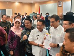 Bupati JKA Temui Menteri Kesehatan, Serahkan Proposal Pembangunan Puskesmas Pembantu di Forum Kardiovaskular Nasional