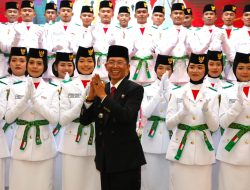 Amsakar Kukuhkan 50 Paskibraka Batam, Tekankan Disiplin dan Nilai Pancasila