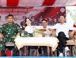 Jadi Inspektur Upacara HUT ke-81 RI, Amsakar Pimpin Pengibaran dan Li Claudia Penurunan Bendera