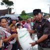 Bupati Taput Salurkan Bantuan Pangan ke Ribuan Keluarga di Sipoholon, Dorong Warga Manfaatkan Sistem Perlinsos Digital