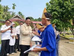 DPRD Dukung Penuh Program Seragam Gratis Bupati JKA, Anggaran Siap Dikawal
