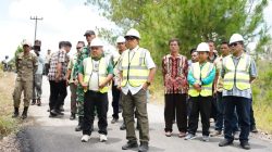 Dukung Kelancaran Ekonomi Pertanian, Bupati Taput Tinjau Pembangunan Jalan Hotmix dan Jembatan di Sipahutar