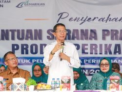 Bersama TP-PKK Batam, Amsakar Serahkan Bantuan Sarana Perikanan dan Tekankan Pemberdayaan Masyarakat
