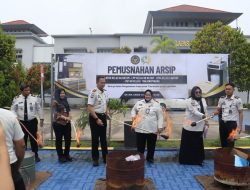 Lapas Batam Bersama Sejumlah UPT Pemasyarakatan di Kepulauan Riau Laksanakan Pemusnahan Arsip Fisik