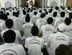 Kalapas Cipinang Bagikan Ratusan Baju Koko, Dorong 750 Santri Jadi Teladan bagi Warga Binaan