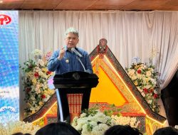 Festival Ulos dan Fashion 2026 Resmi Dibuka, Pemkab Taput Dorong Pengembangan Ekonomi Kreatif